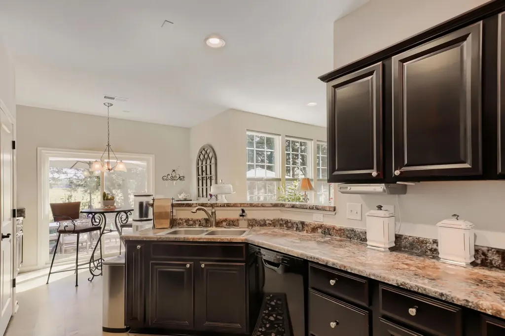 2432 Parkwood Drive Murfreesboro TN 37128