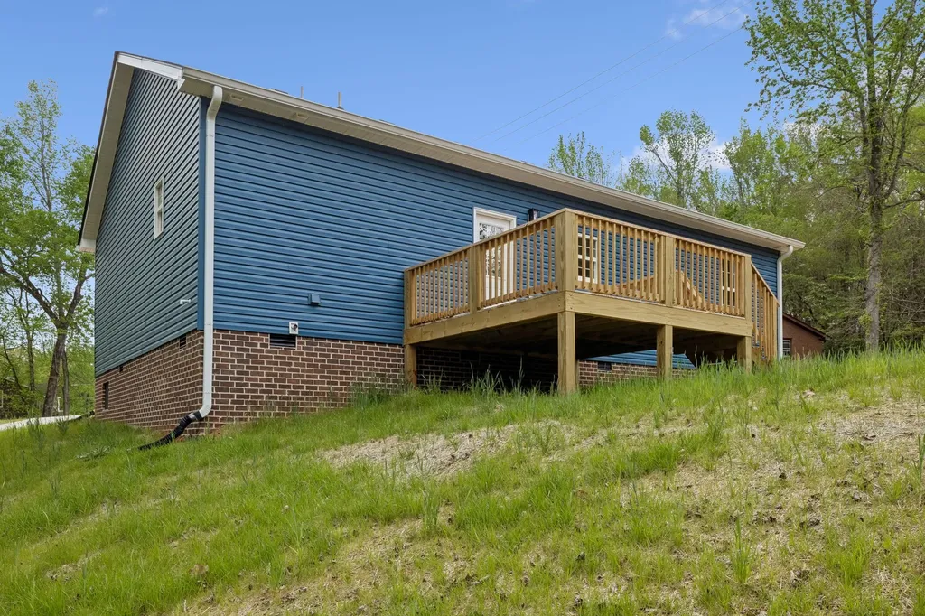 613 Hill Road Clarksville TN 37040