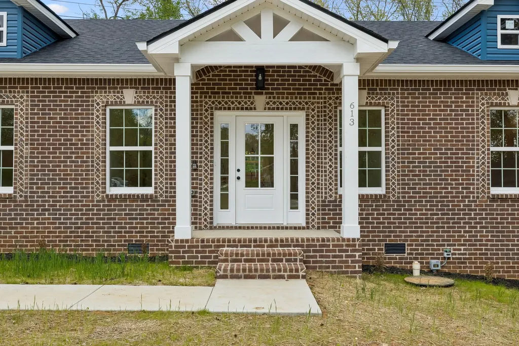 613 Hill Road Clarksville TN 37040