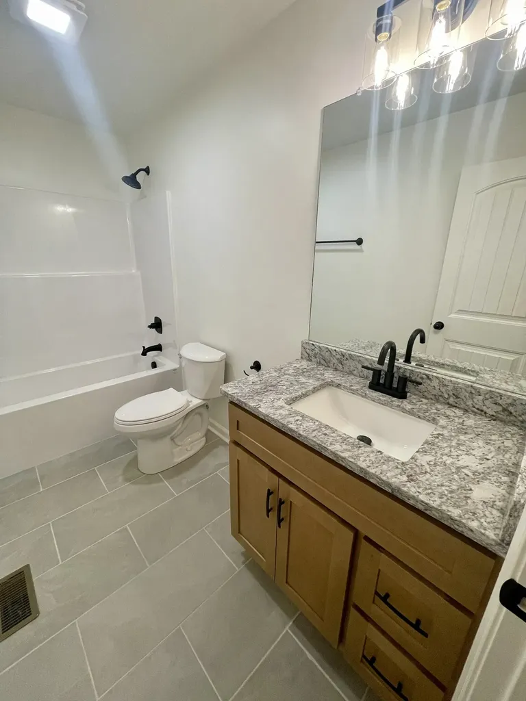 100 Donald Drive Lafayette TN 37083