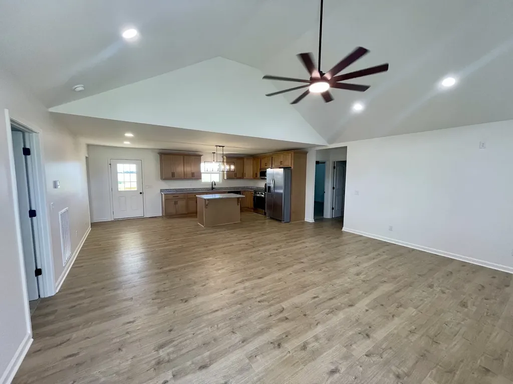 100 Donald Drive Lafayette TN 37083