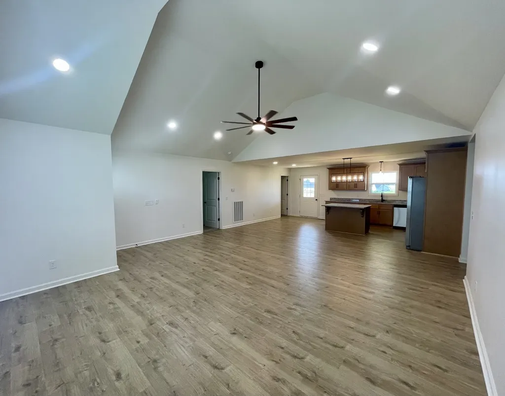 100 Donald Drive Lafayette TN 37083