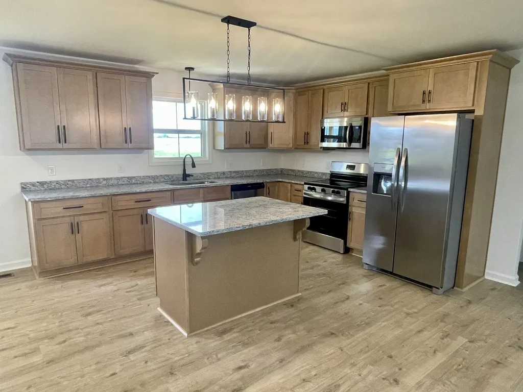 100 Donald Drive Lafayette TN 37083