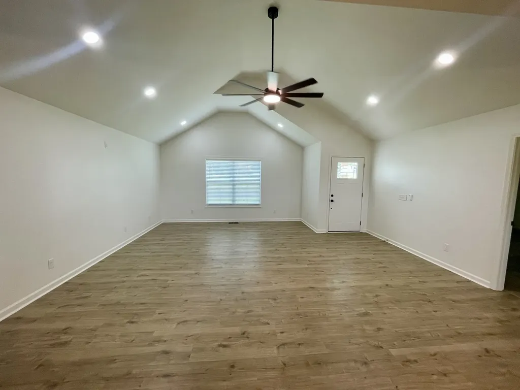 100 Donald Drive Lafayette TN 37083