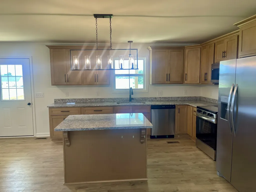 100 Donald Drive Lafayette TN 37083