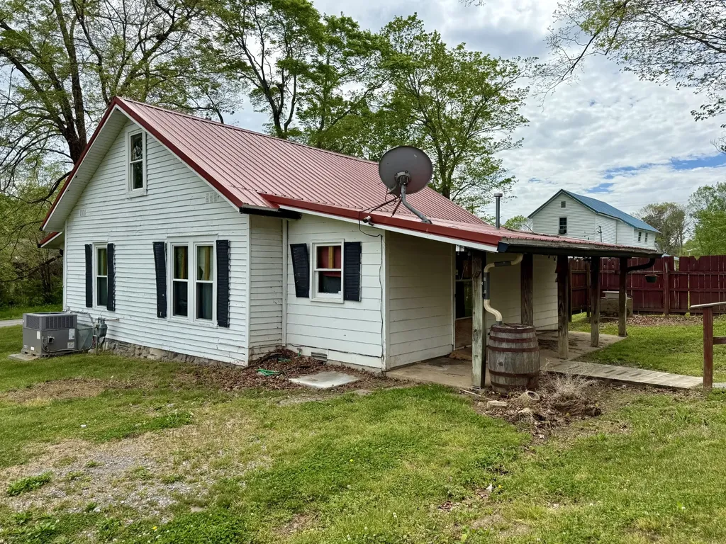 2114 Edgewood Road Dickson TN 37055