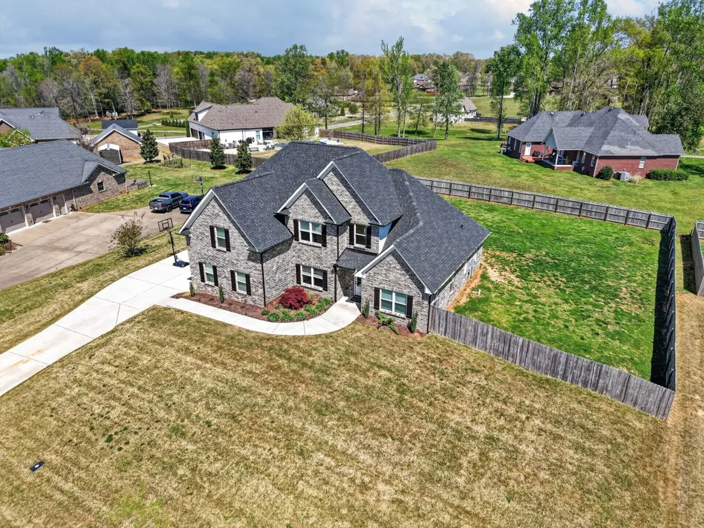 27 Hancock Road Fayetteville TN 37334
