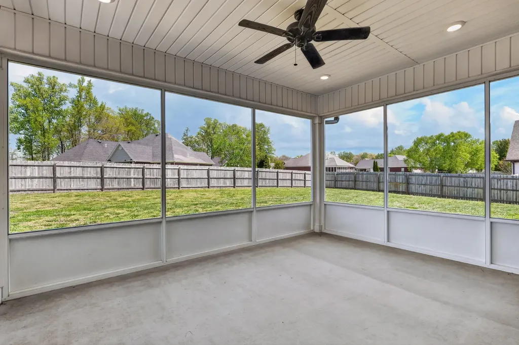 27 Hancock Road Fayetteville TN 37334