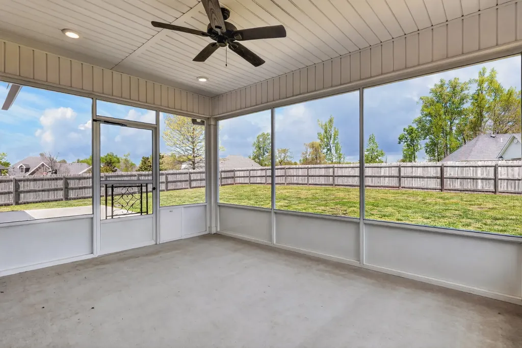 27 Hancock Road Fayetteville TN 37334