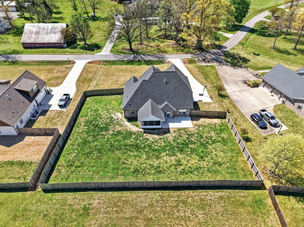 27 Hancock Road Fayetteville TN 37334