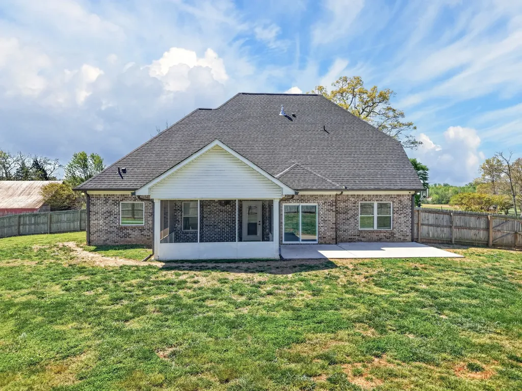 27 Hancock Road Fayetteville TN 37334