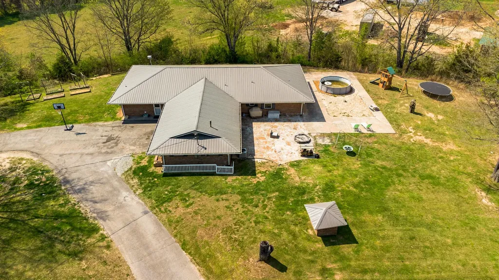 1473 Old York Highway, N Dunlap TN 37327