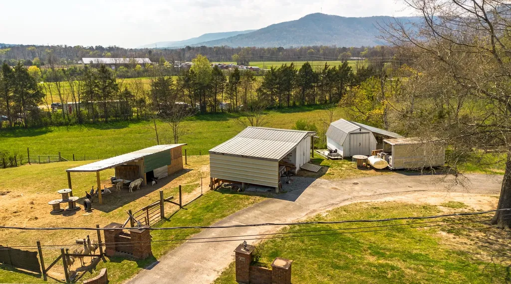 1473 Old York Highway, N Dunlap TN 37327