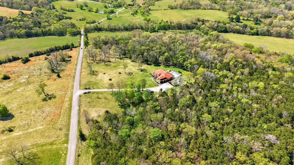 228 Weaver Road Lebanon TN 37090