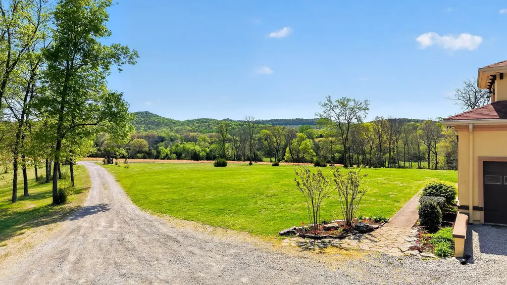 228 Weaver Road Lebanon TN 37090