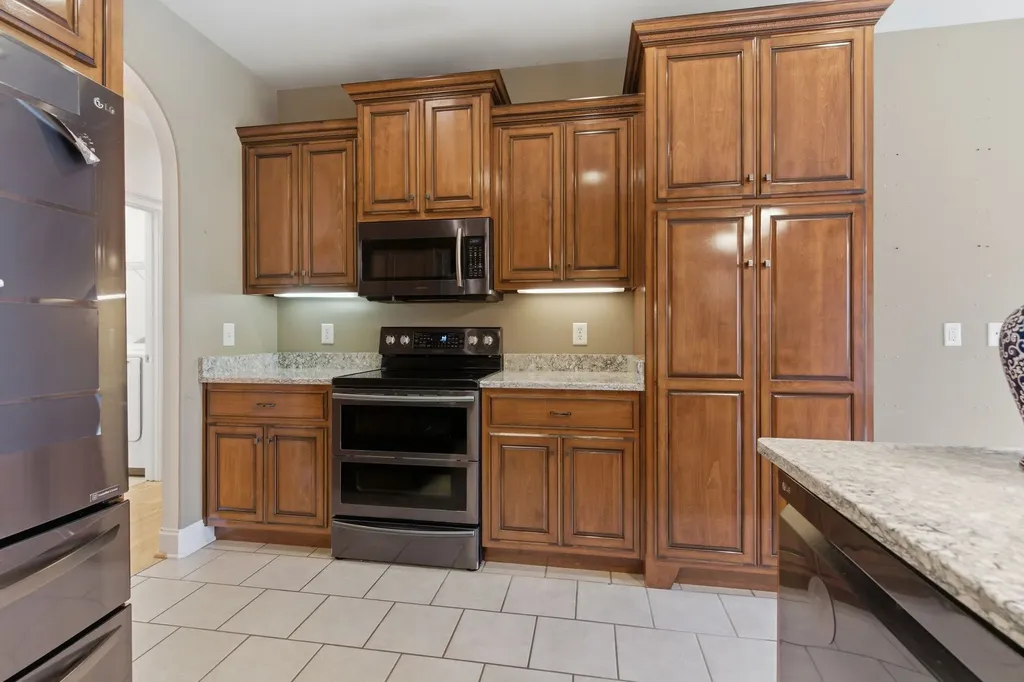 1024 Sweet Oak Ridge Hendersonville TN 37075