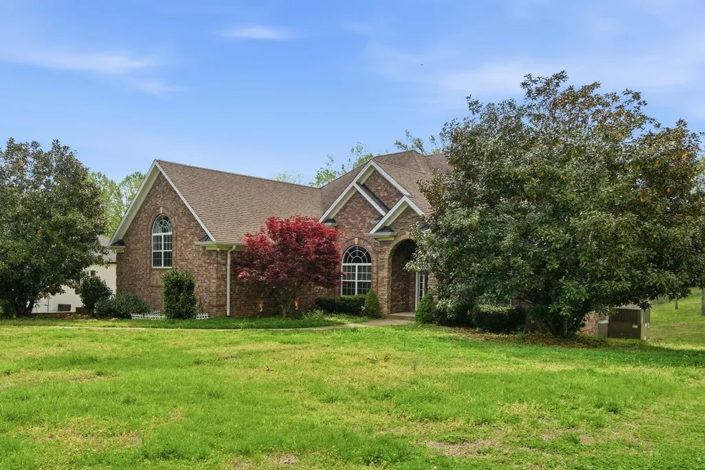 1024 Sweet Oak Ridge Hendersonville TN 37075