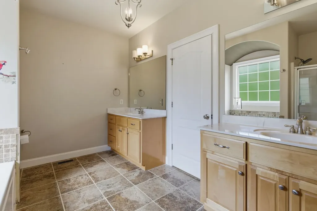 1024 Sweet Oak Ridge Hendersonville TN 37075