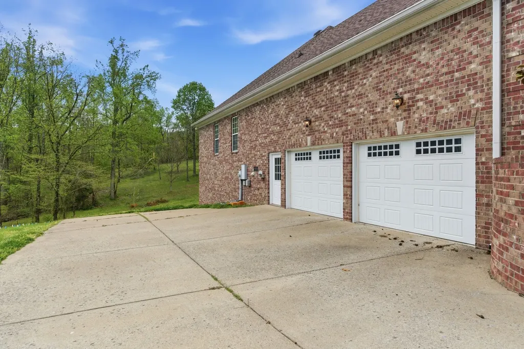 1024 Sweet Oak Ridge Hendersonville TN 37075