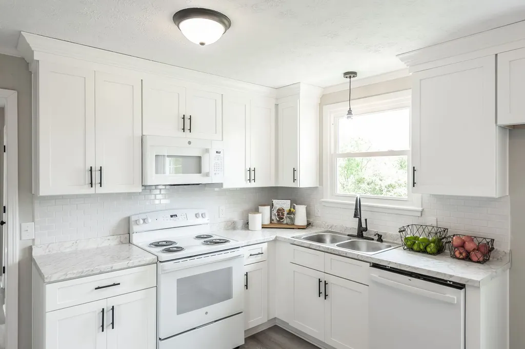 709 Perry Drive Springfield TN 37172