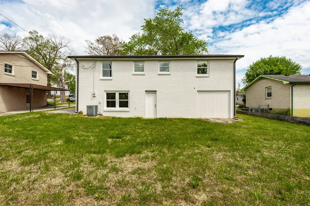709 Perry Drive Springfield TN 37172