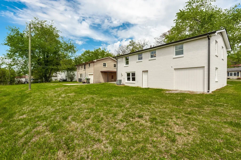 709 Perry Drive Springfield TN 37172