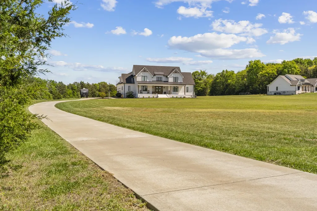 17755 Central Pike Lebanon TN 37090