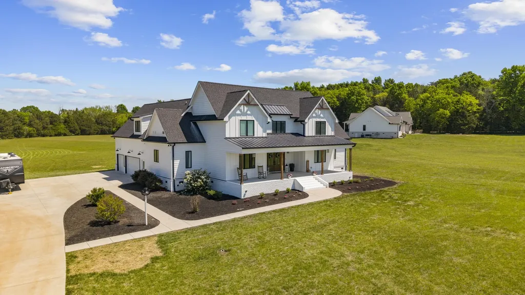 17755 Central Pike Lebanon TN 37090