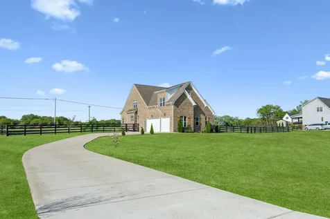 11769 Milton Street Milton TN 37118