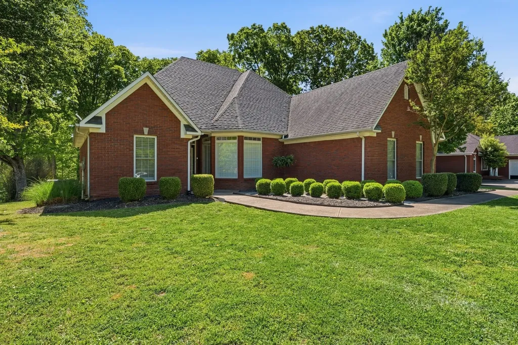 920 Hillcrest Street Lawrenceburg TN 38464