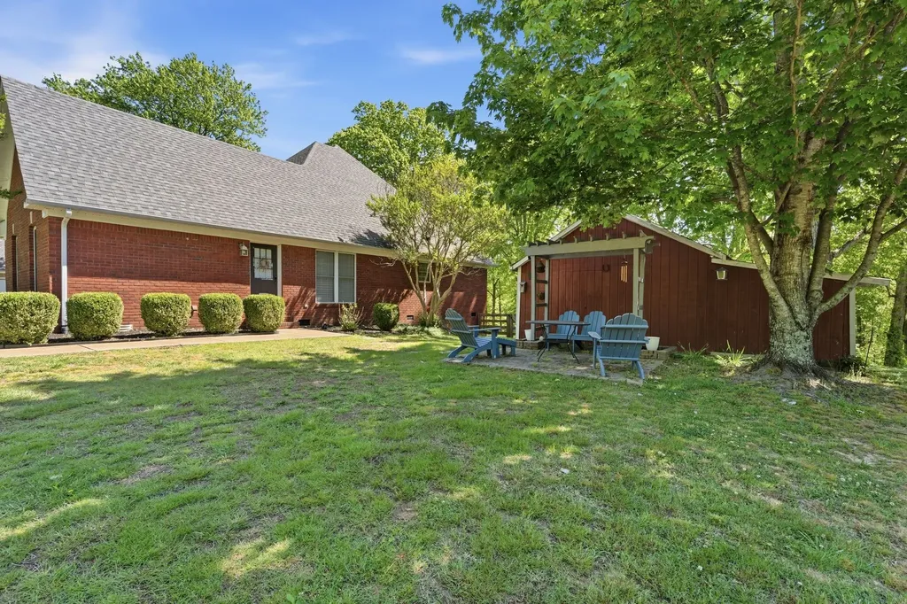 920 Hillcrest Street Lawrenceburg TN 38464