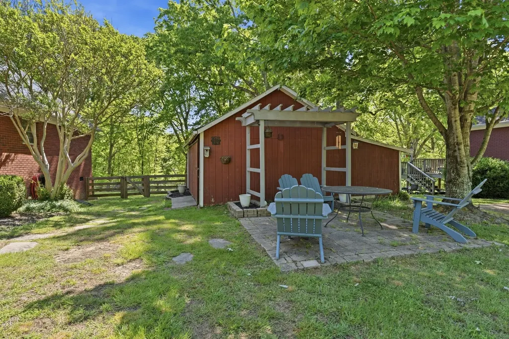 920 Hillcrest Street Lawrenceburg TN 38464