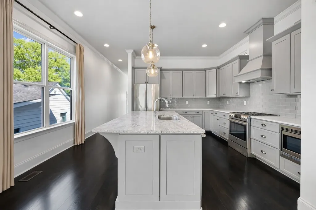 2109A 11th Ave, S Nashville TN 37204