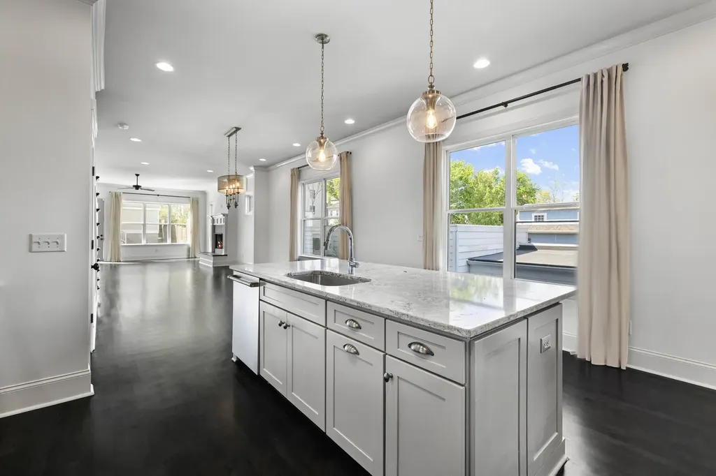 2109A 11th Ave, S Nashville TN 37204