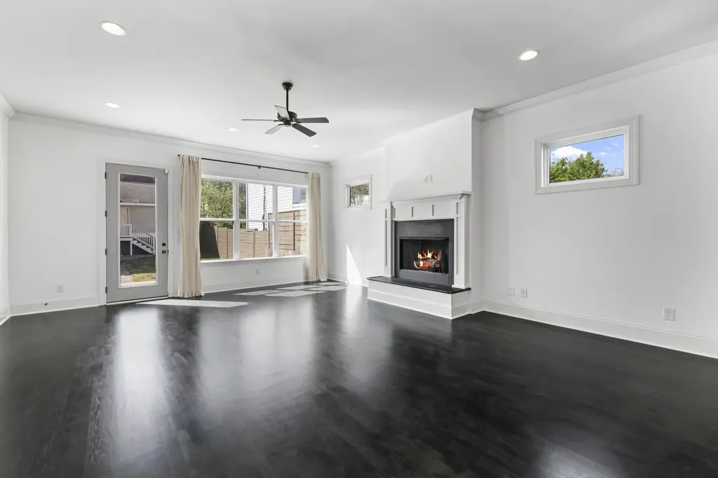 2109A 11th Ave, S Nashville TN 37204