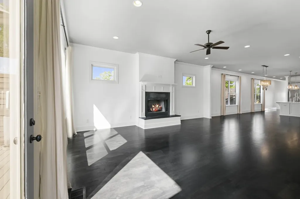 2109A 11th Ave, S Nashville TN 37204