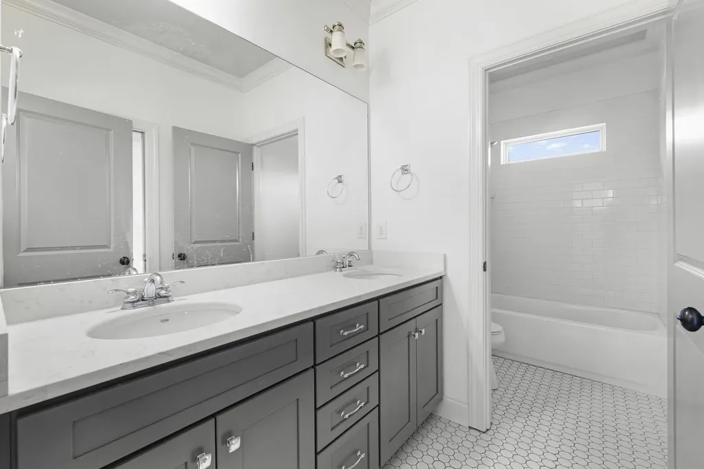 2109A 11th Ave, S Nashville TN 37204