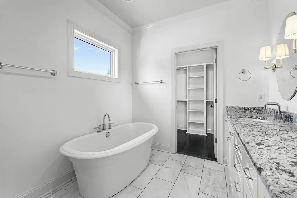 2109A 11th Ave, S Nashville TN 37204