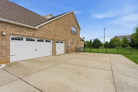 636 Goodman Drive Gallatin TN 37066