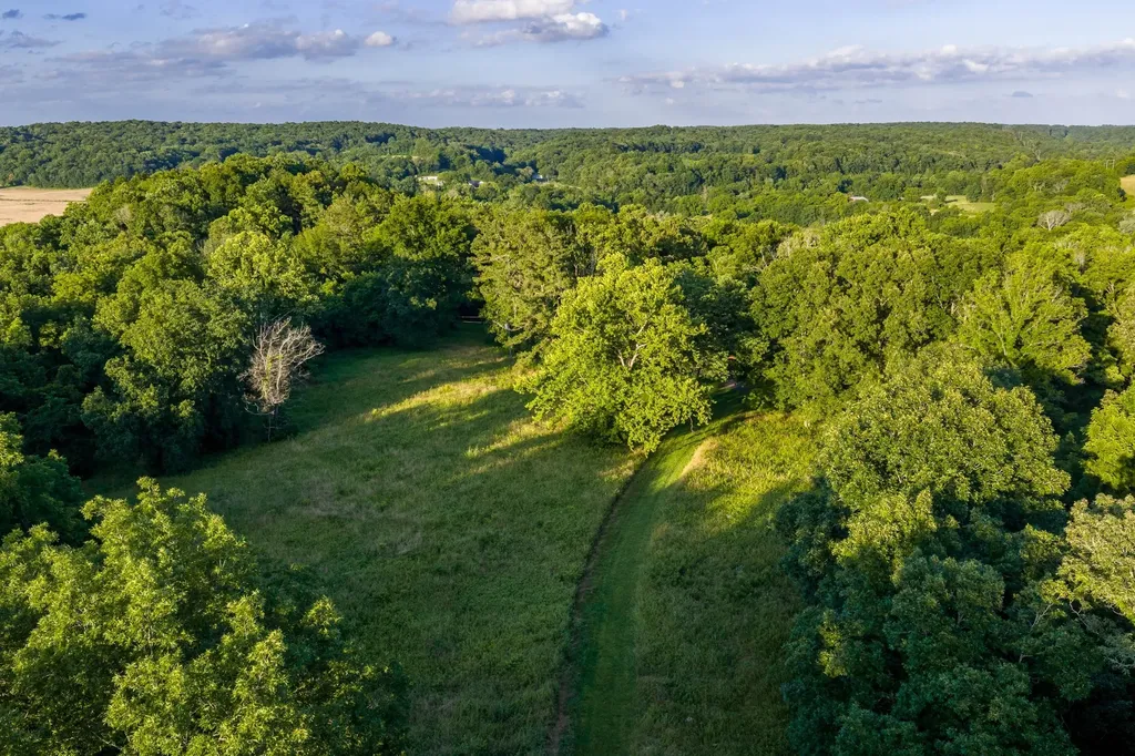 846 R Wilkerson Drive Centerville TN 37033