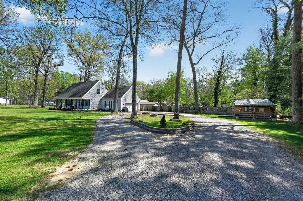 190 Hooper Road Smithville TN 37166