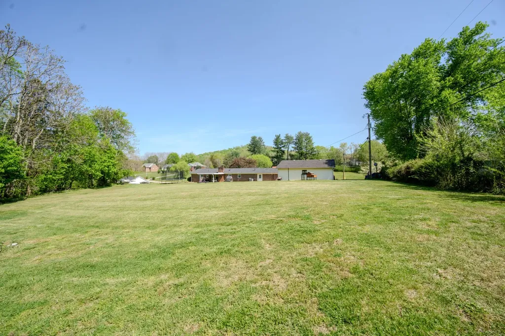 5027 Rocky Point Road Cookeville TN 38506