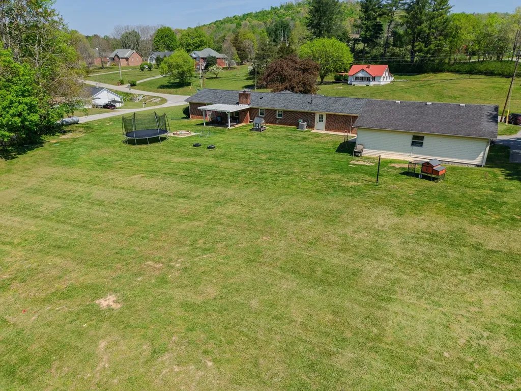 5027 Rocky Point Road Cookeville TN 38506