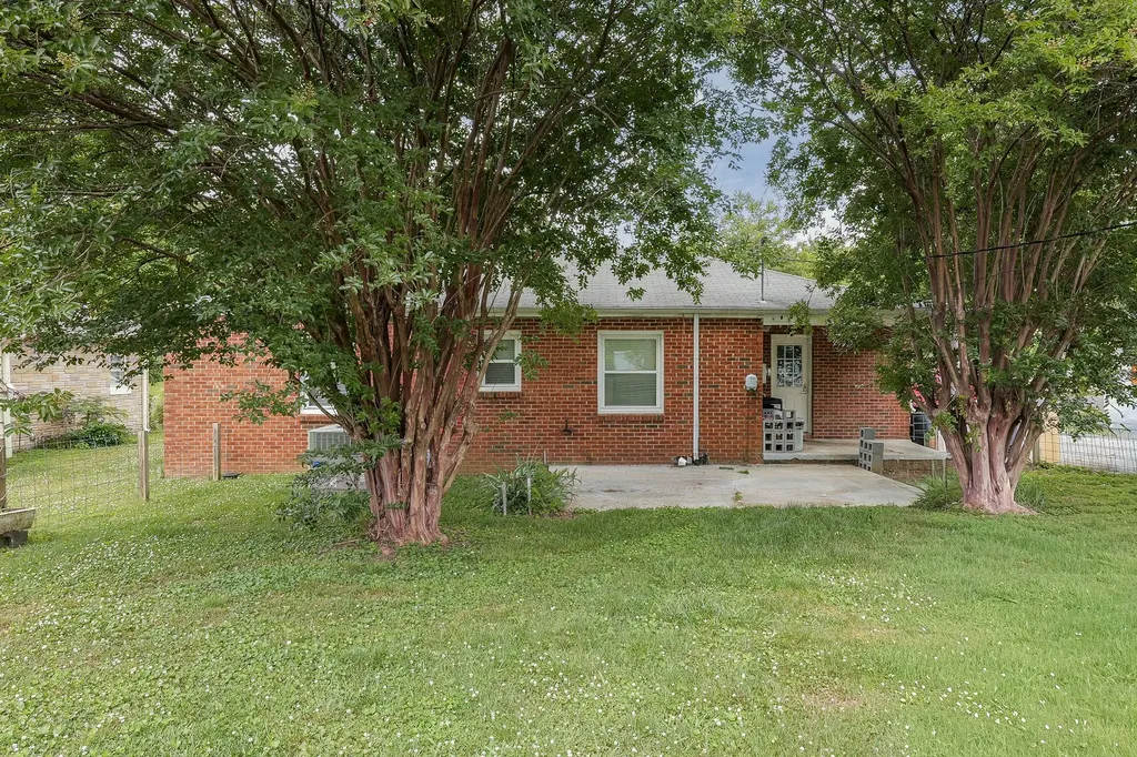 917 3rd Avenue Fayetteville TN 37334