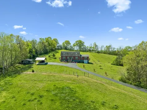 4341 Marlowe Road Williamsport TN 38487