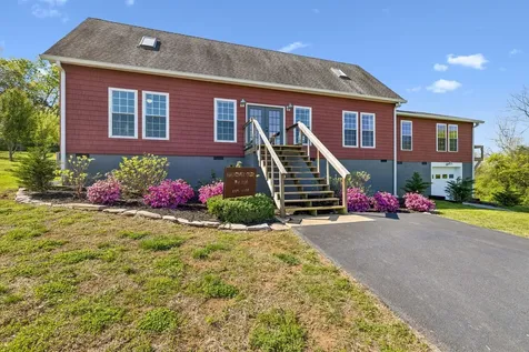 4341 Marlowe Road Williamsport TN 38487