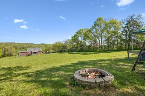 4341 Marlowe Road Williamsport TN 38487