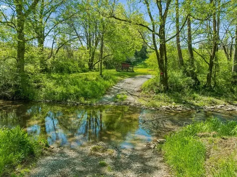 4341 Marlowe Road Williamsport TN 38487