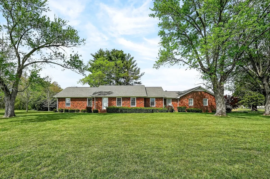 530 W Main Street Smithville TN 37166