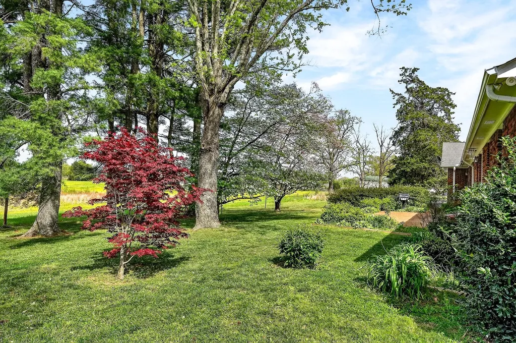 530 W Main Street Smithville TN 37166